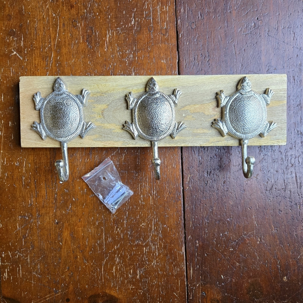 Wooden Silver Turtle Tortoise Coat Hanger Rack - Picture 3 of 6